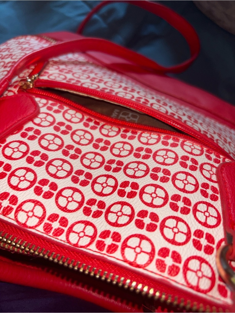 IMAN Red and White Patterned Shoulder Satchel - Picture 12 of 16